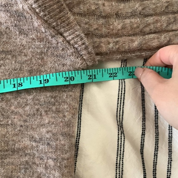 Cobble Lane Pullover Cable Cable Knit Sleeve Sweater. Size S - Picture 8 of 10